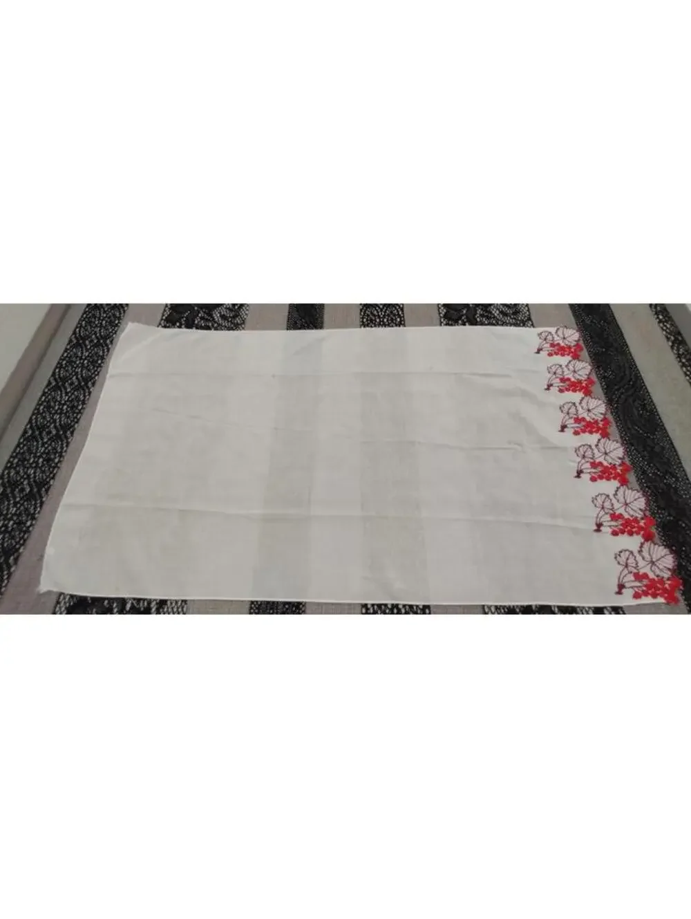 30s 40s Linen Reddish Fall Leafs Switzerland Spun Rayon Cotton 21 x 12 FOR BREAD